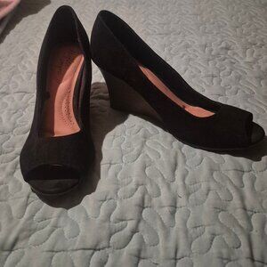 DexFlex Comfort Peep Toe Wedge Heels